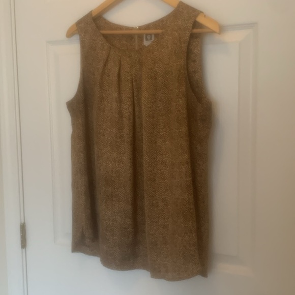 Brown and gold patterned shell - Picture 3 of 11